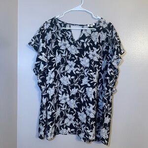 West Kei - Women's Black and White Floral Top